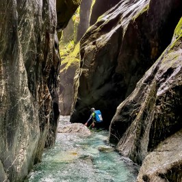 Aspiring MAX canyoning