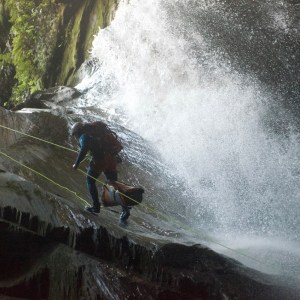 The guide coming down